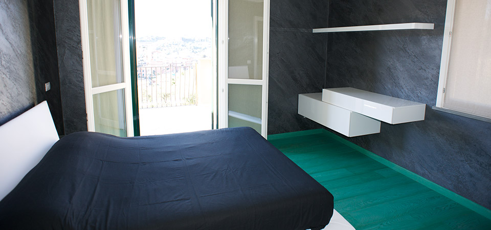 The main bedroom between simplicity and elegance.